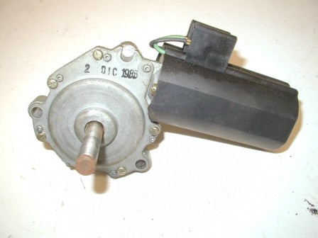 Unkown Model Crane - 12 Volt DC Motor (402 209) (Item #437) (Image 2)